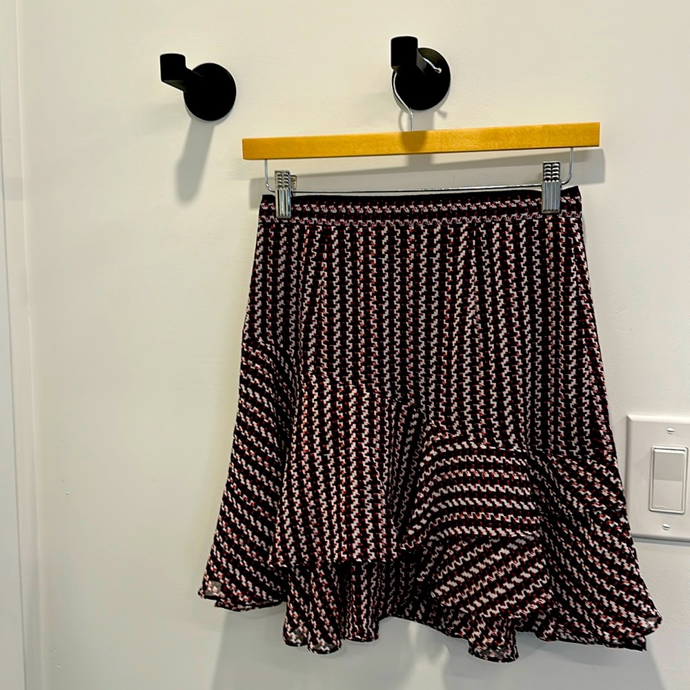 Reiss mini skirt in black/burgundy pattern